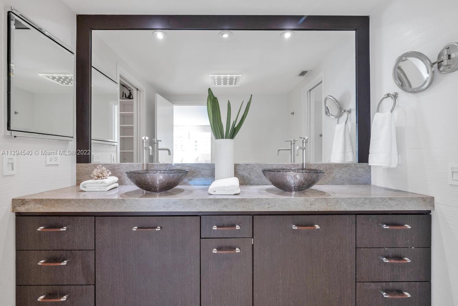 SANDS OF KEY BISCAYNE CON - Residential