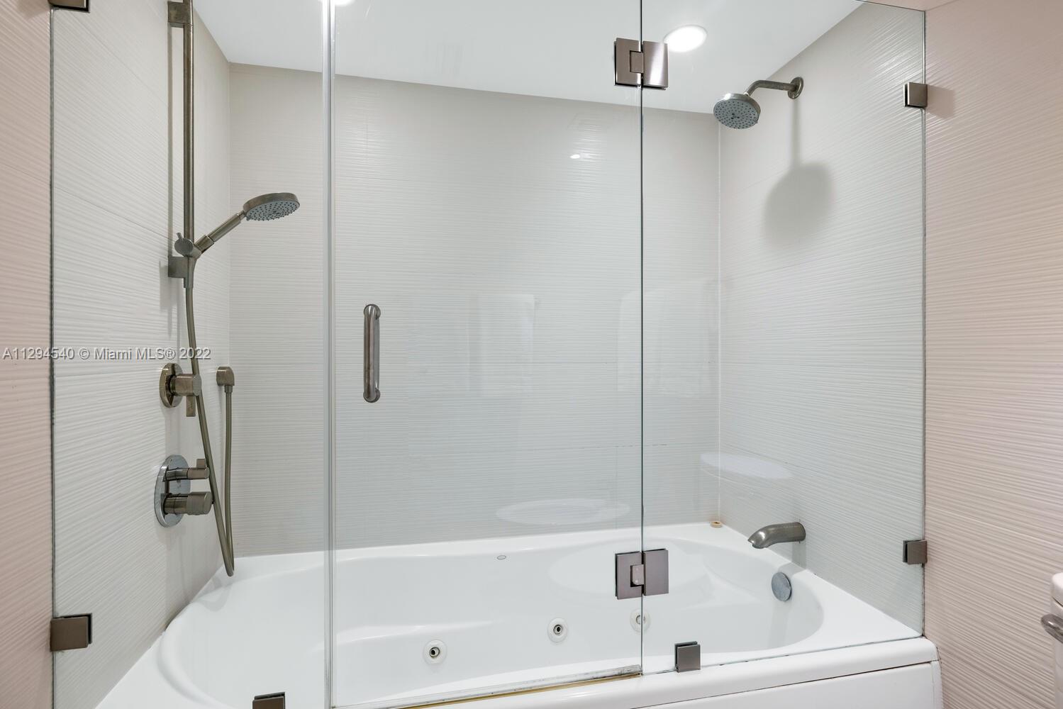 SANDS OF KEY BISCAYNE CON - Residential