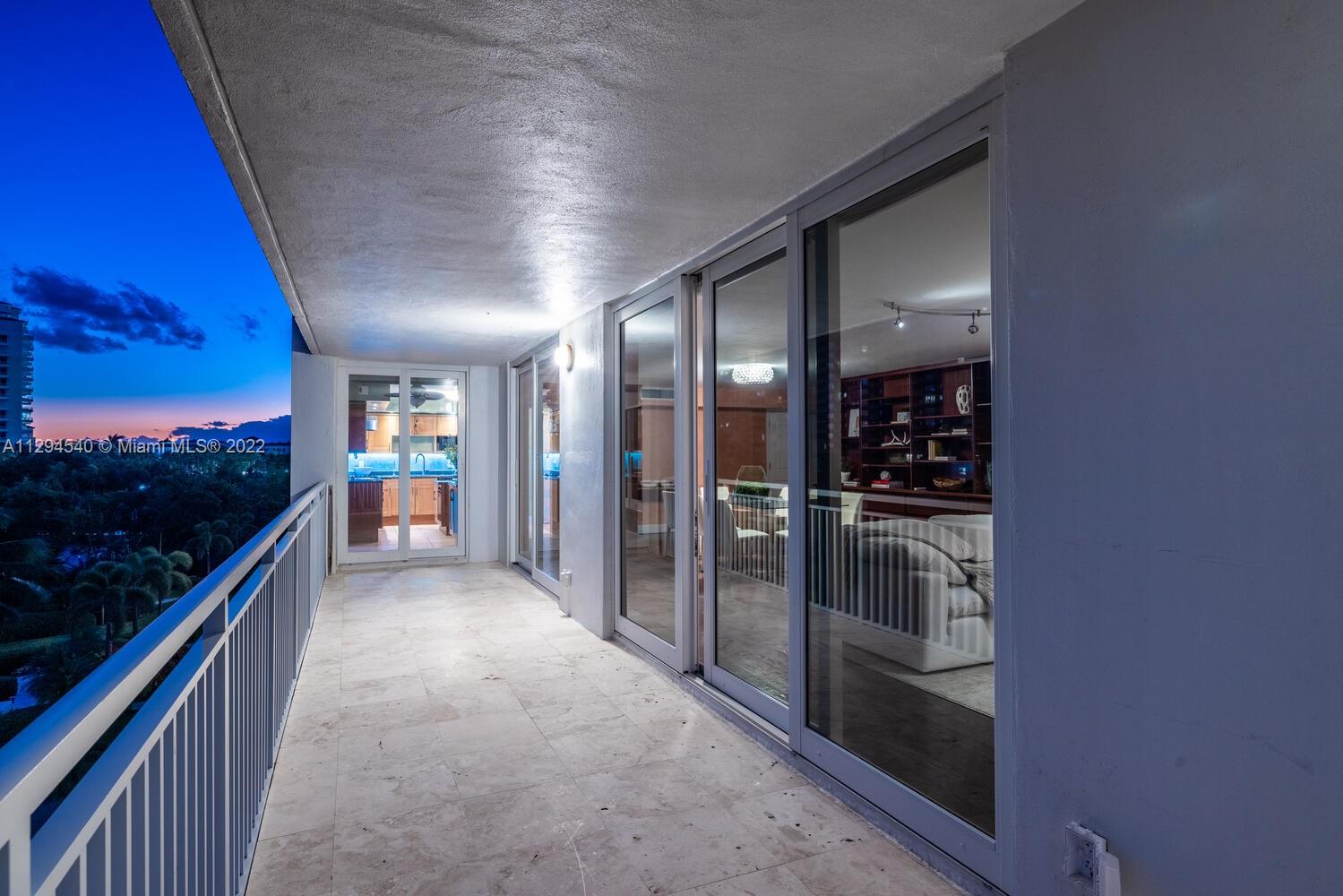 SANDS OF KEY BISCAYNE CON - Residential