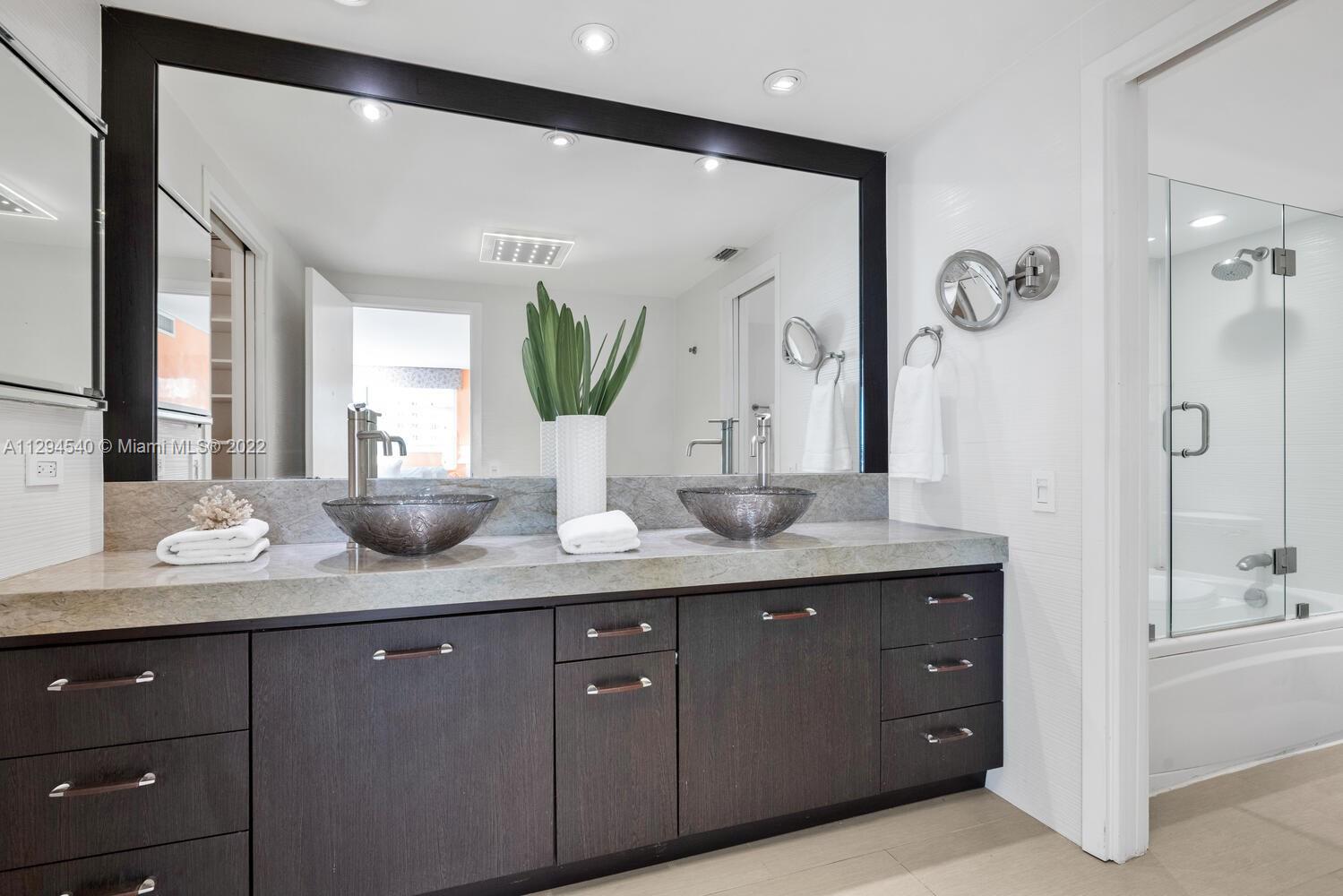 SANDS OF KEY BISCAYNE CON - Residential