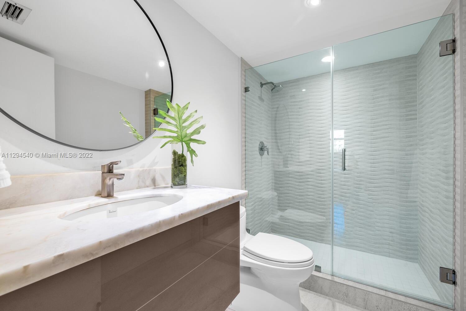 SANDS OF KEY BISCAYNE CON - Residential