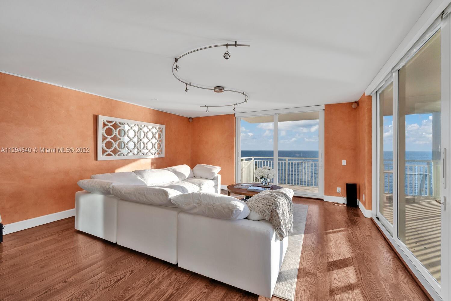 SANDS OF KEY BISCAYNE CON - Residential