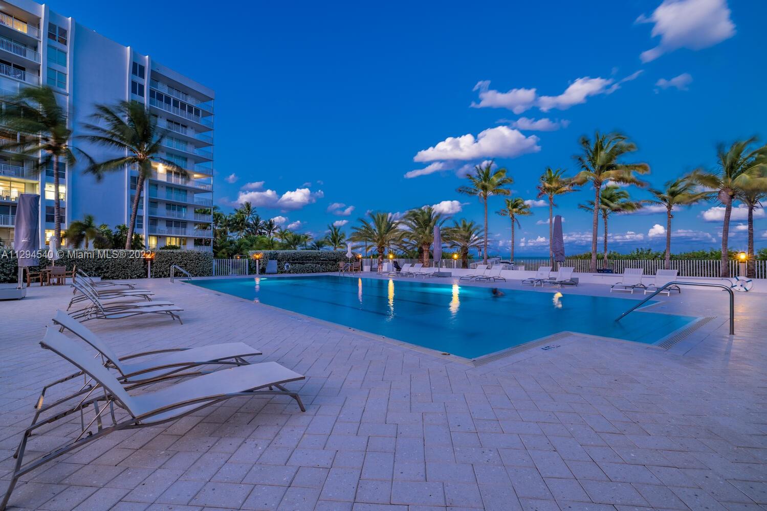 SANDS OF KEY BISCAYNE CON - Residential