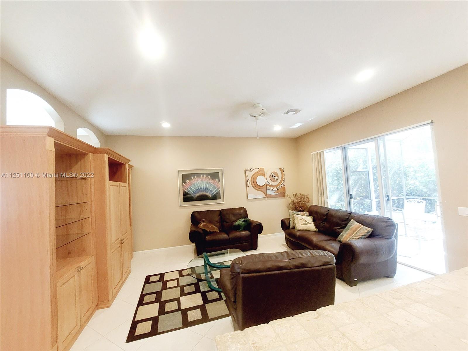 VALENCIA ISLES 3 - Residential