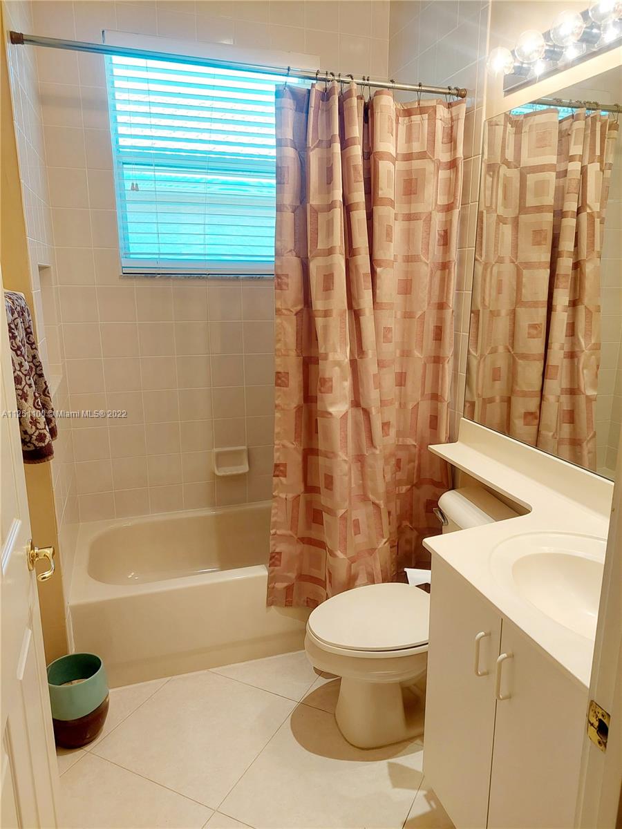 VALENCIA ISLES 3 - Residential