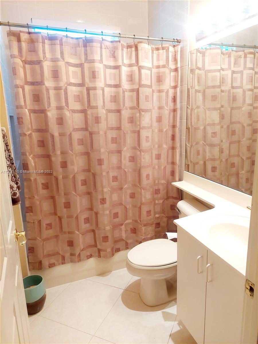 VALENCIA ISLES 3 - Residential