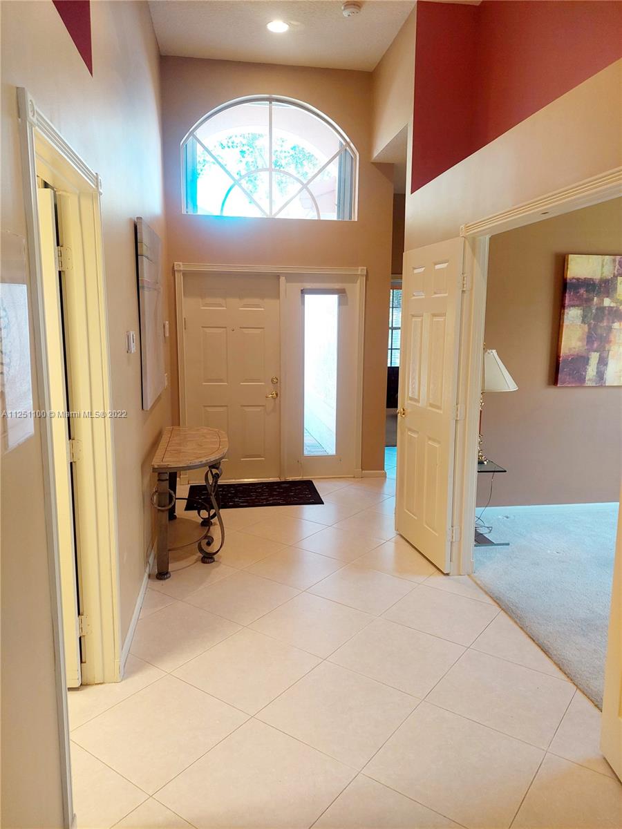 VALENCIA ISLES 3 - Residential
