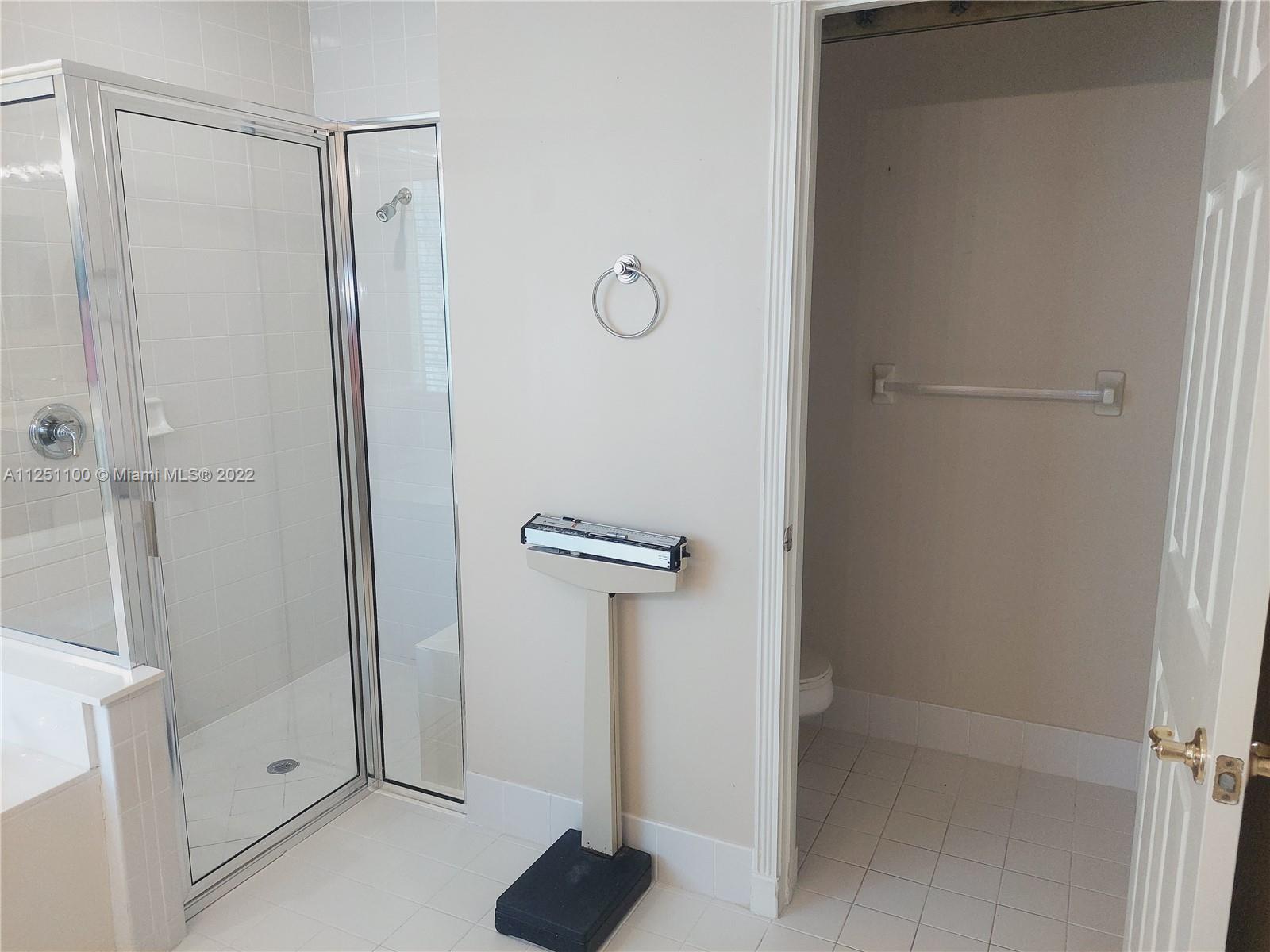 VALENCIA ISLES 3 - Residential