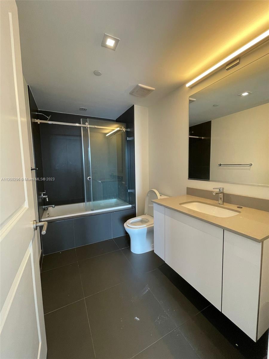 CANVAS CONDO - Residential Lease