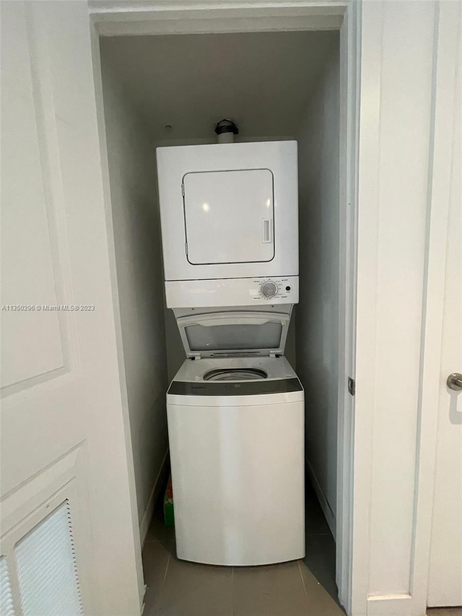 CANVAS CONDO - Residential Lease
