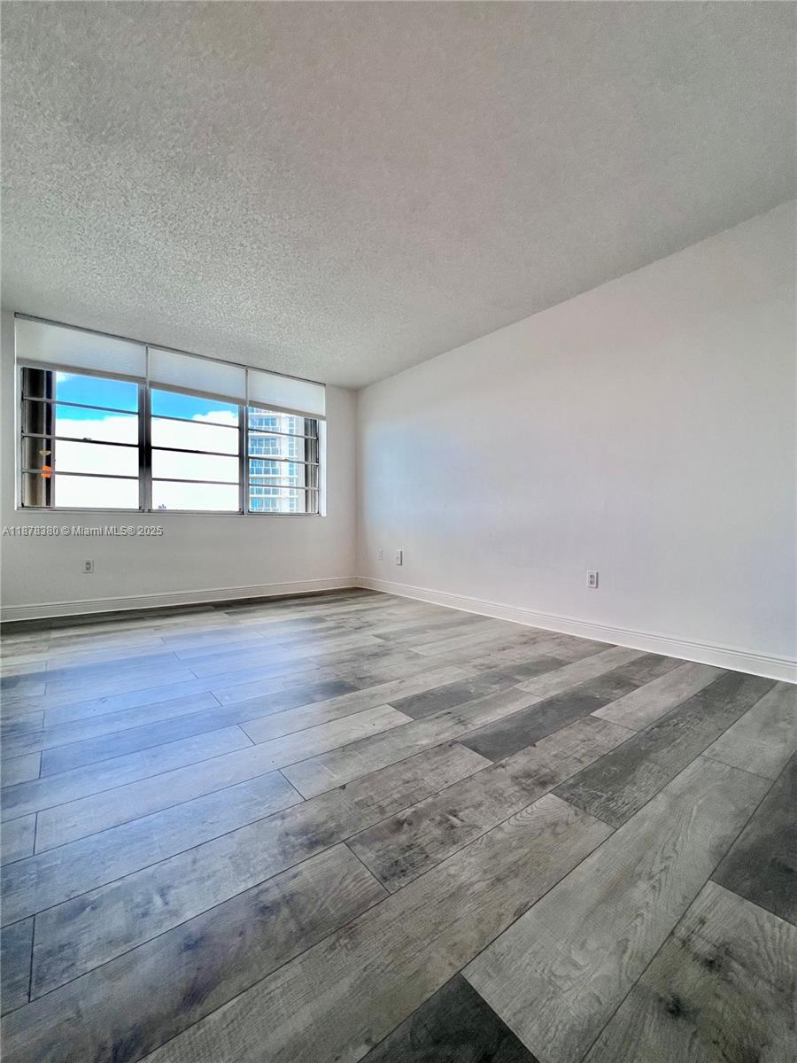 KENNEDY HOUSE CONDO - Residential