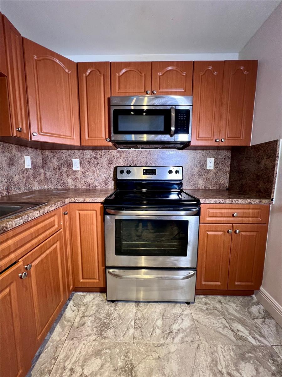 KENNEDY HOUSE CONDO - Residential