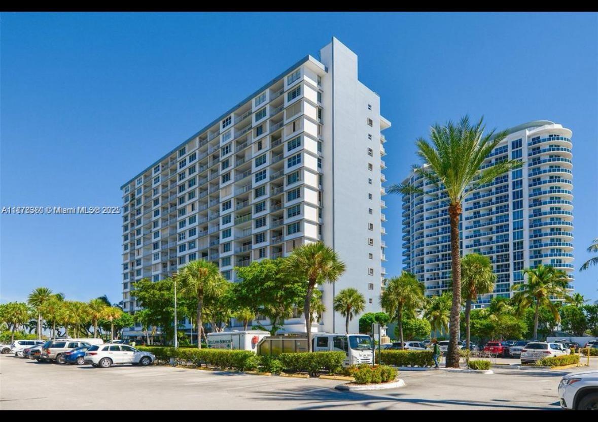 KENNEDY HOUSE CONDO - Residential