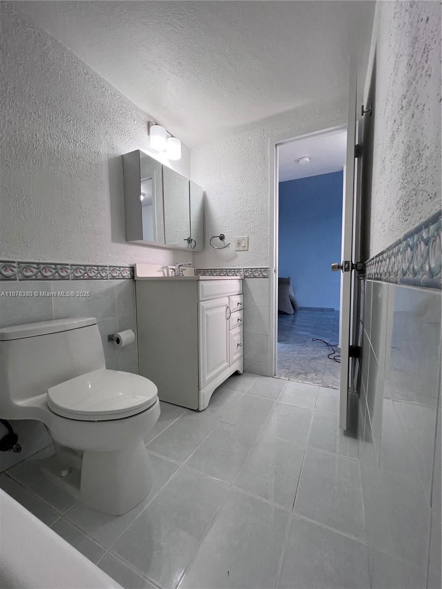 KENNEDY HOUSE CONDO - Residential