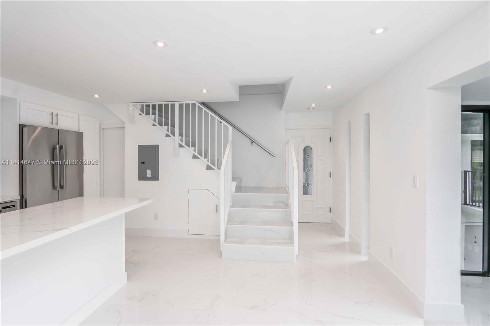 KEY TOWNHOUSE CONDO - Residential Lease