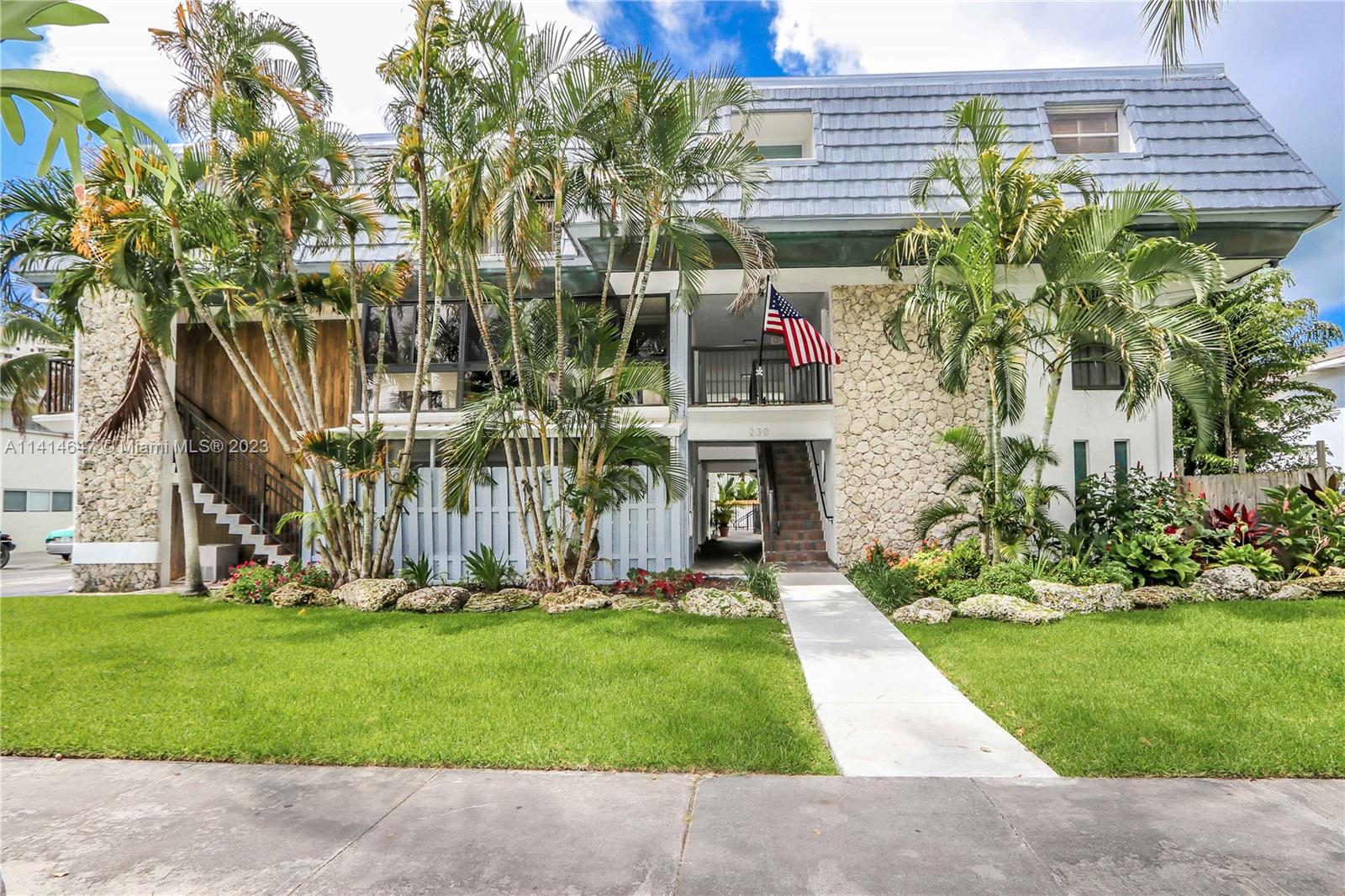 KEY TOWNHOUSE CONDO - Residential Lease