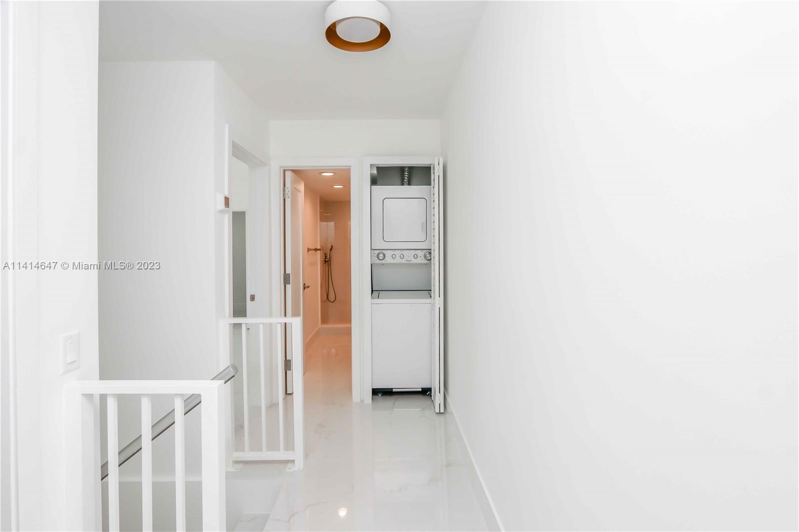 KEY TOWNHOUSE CONDO - Residential Lease