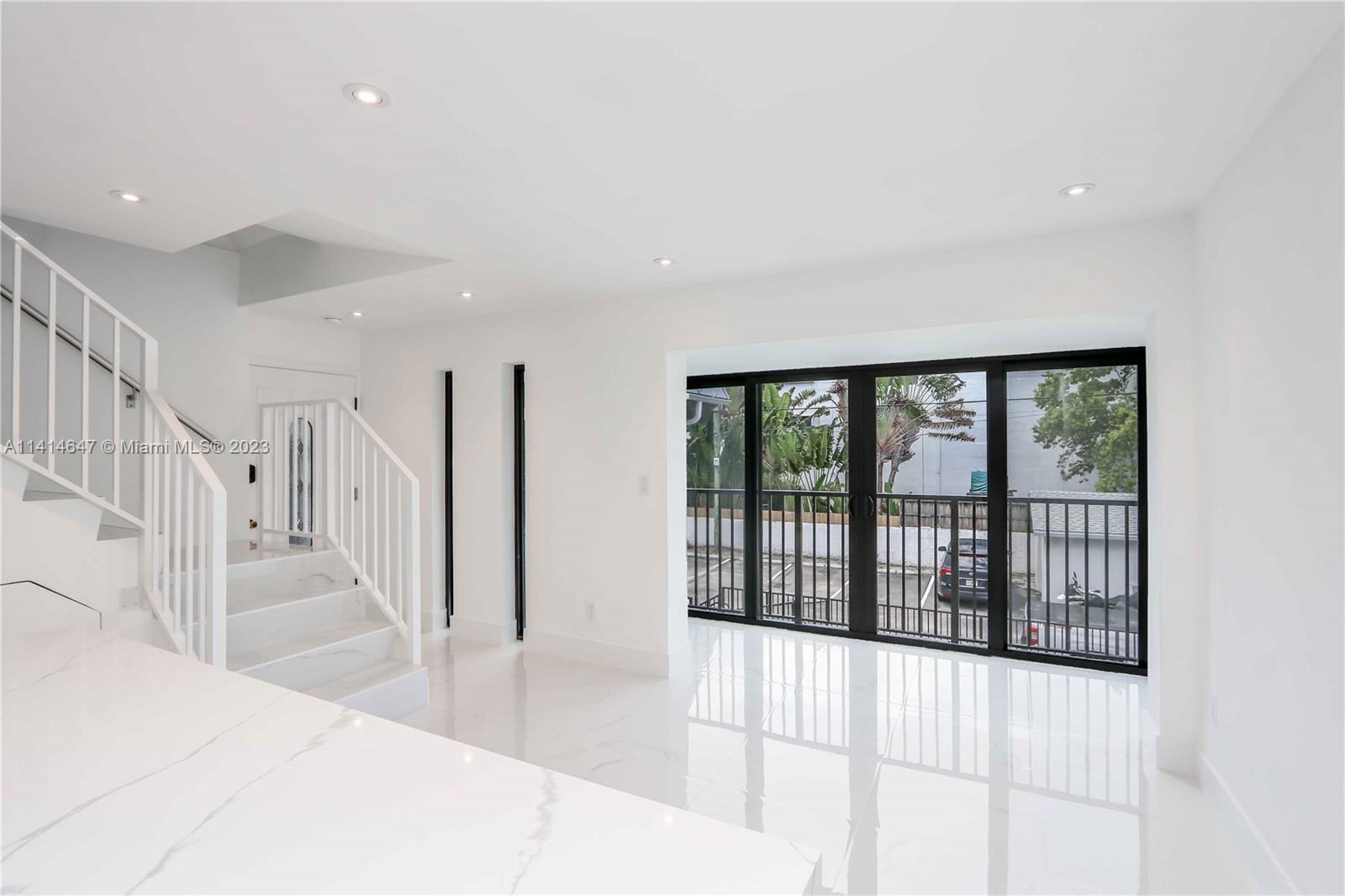 KEY TOWNHOUSE CONDO - Residential Lease