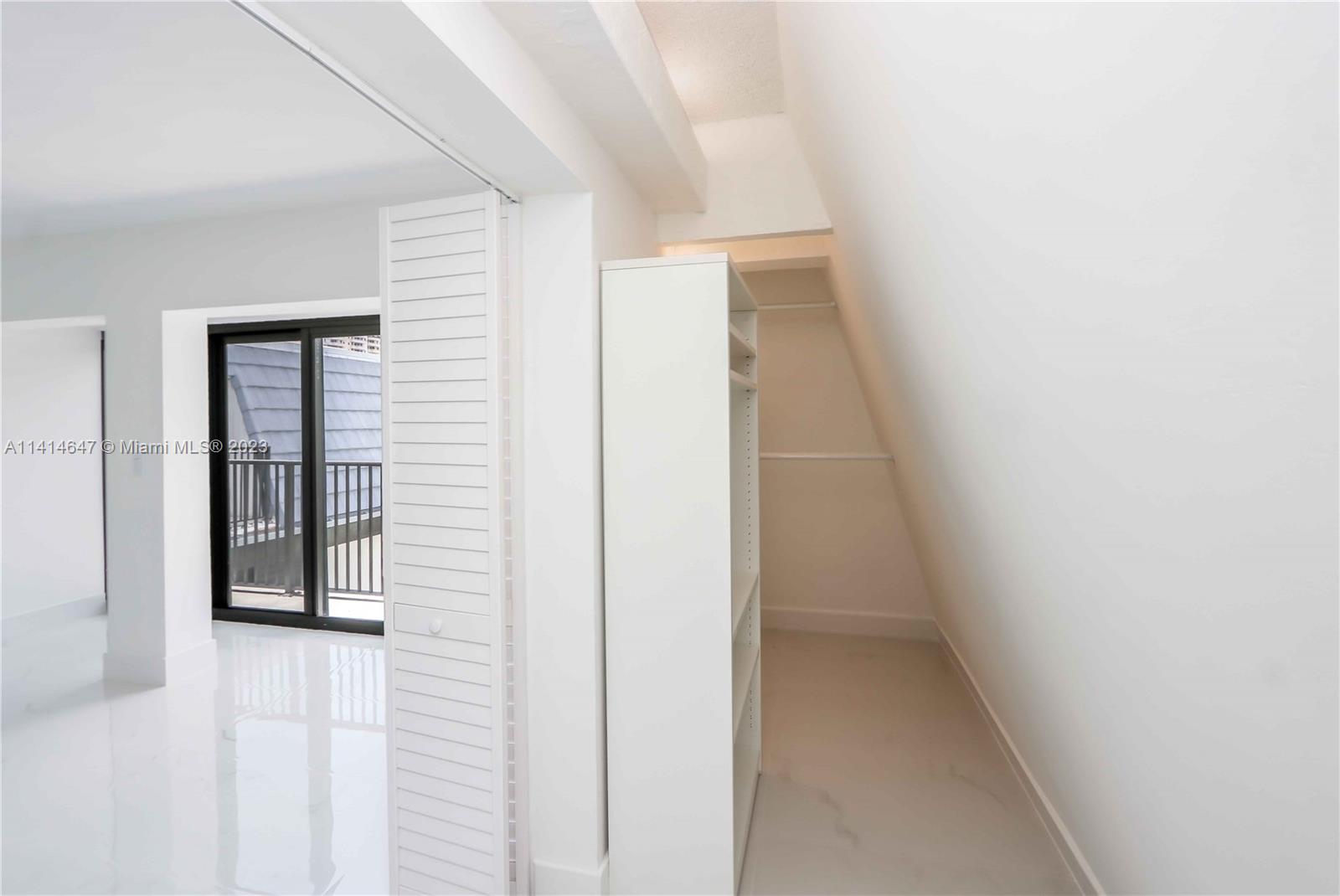 KEY TOWNHOUSE CONDO - Residential Lease