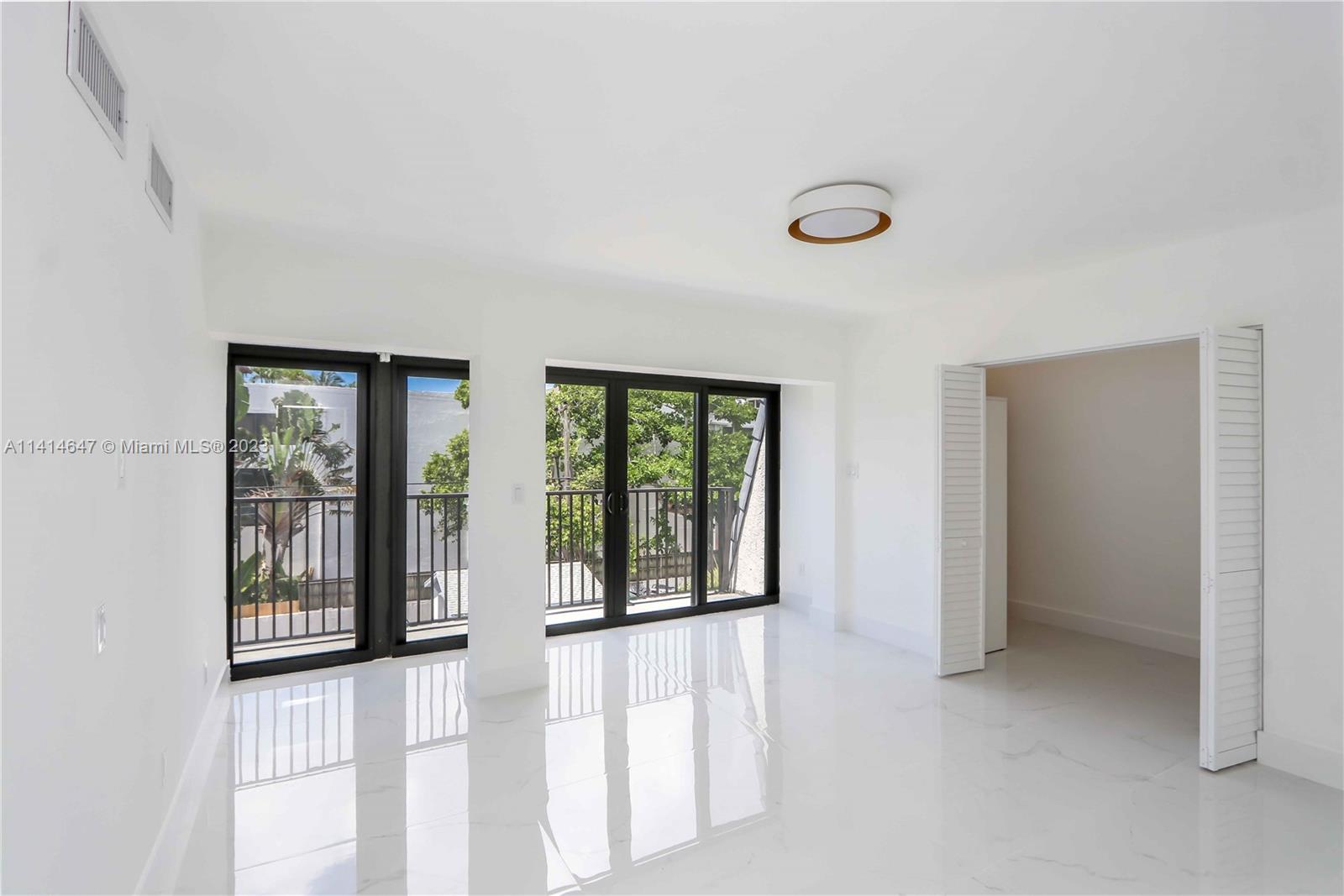 KEY TOWNHOUSE CONDO - Residential Lease