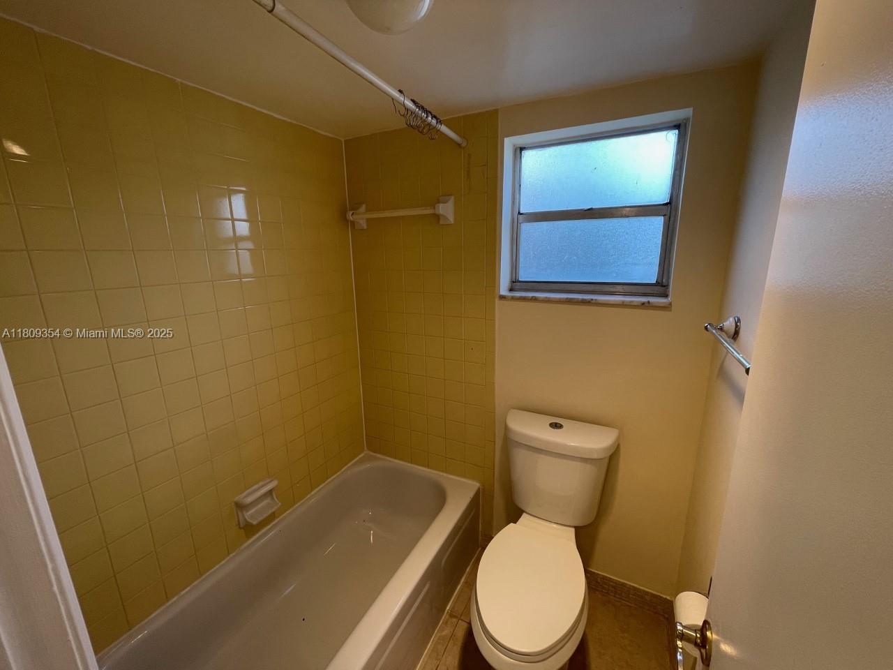 LIVE OAK CONDO TWELVE - Residential Lease
