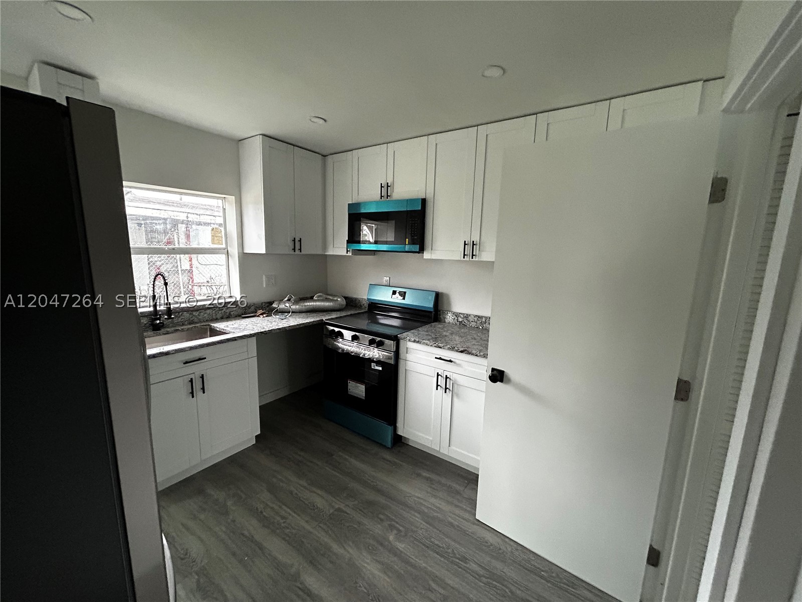 CARVER RANCHES - Residential Lease