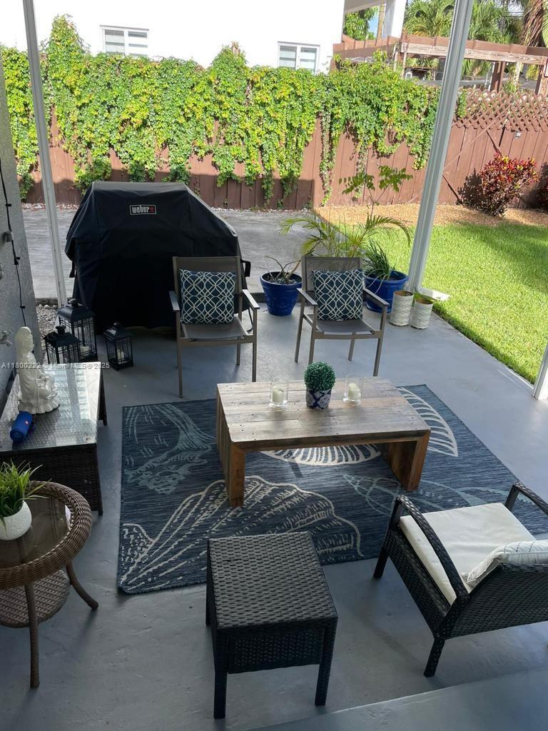 BISCAYNE GARDENS SEC H PA - Residential Lease