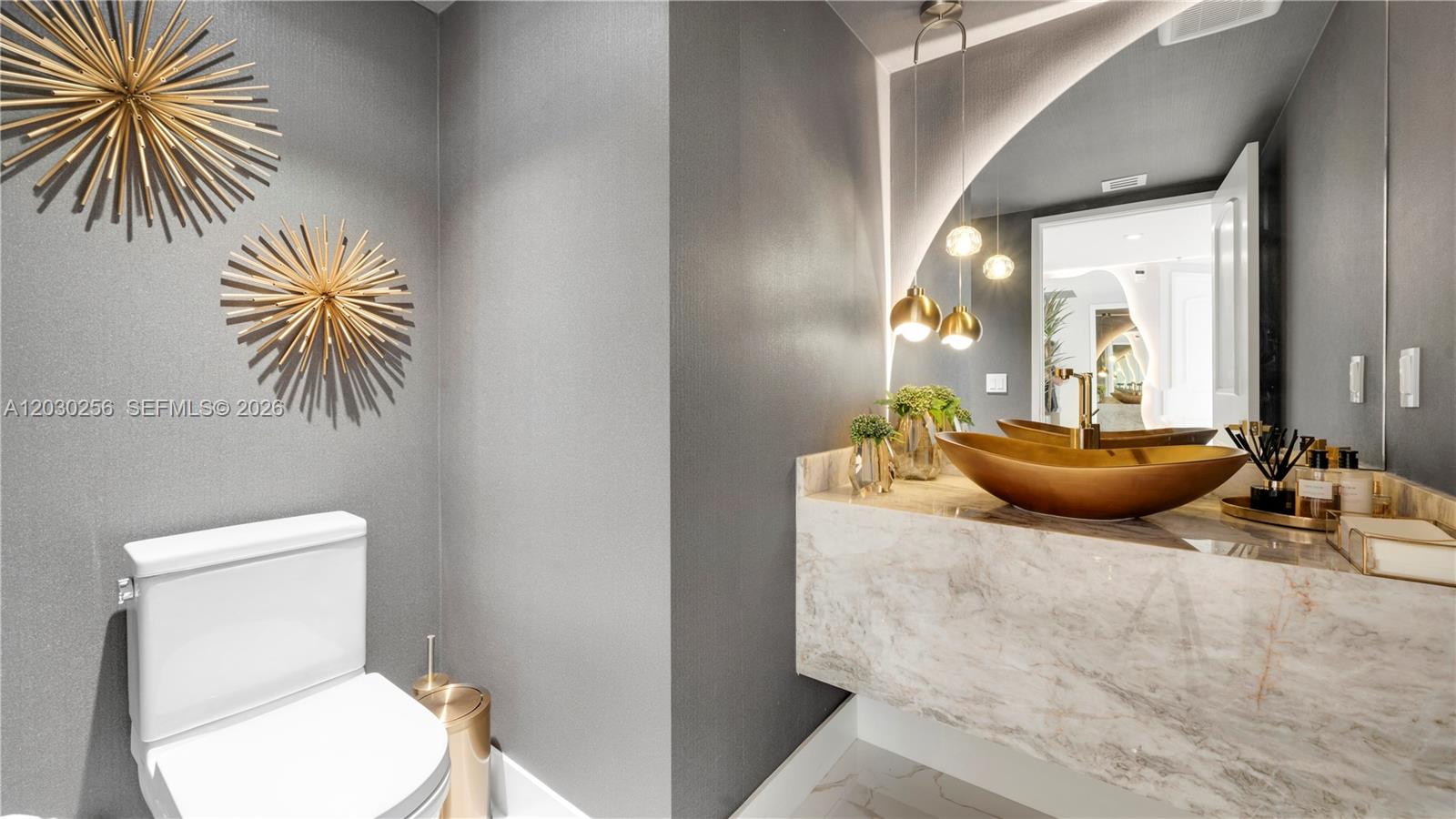 PARQUE TOWERS CONDO - Residential