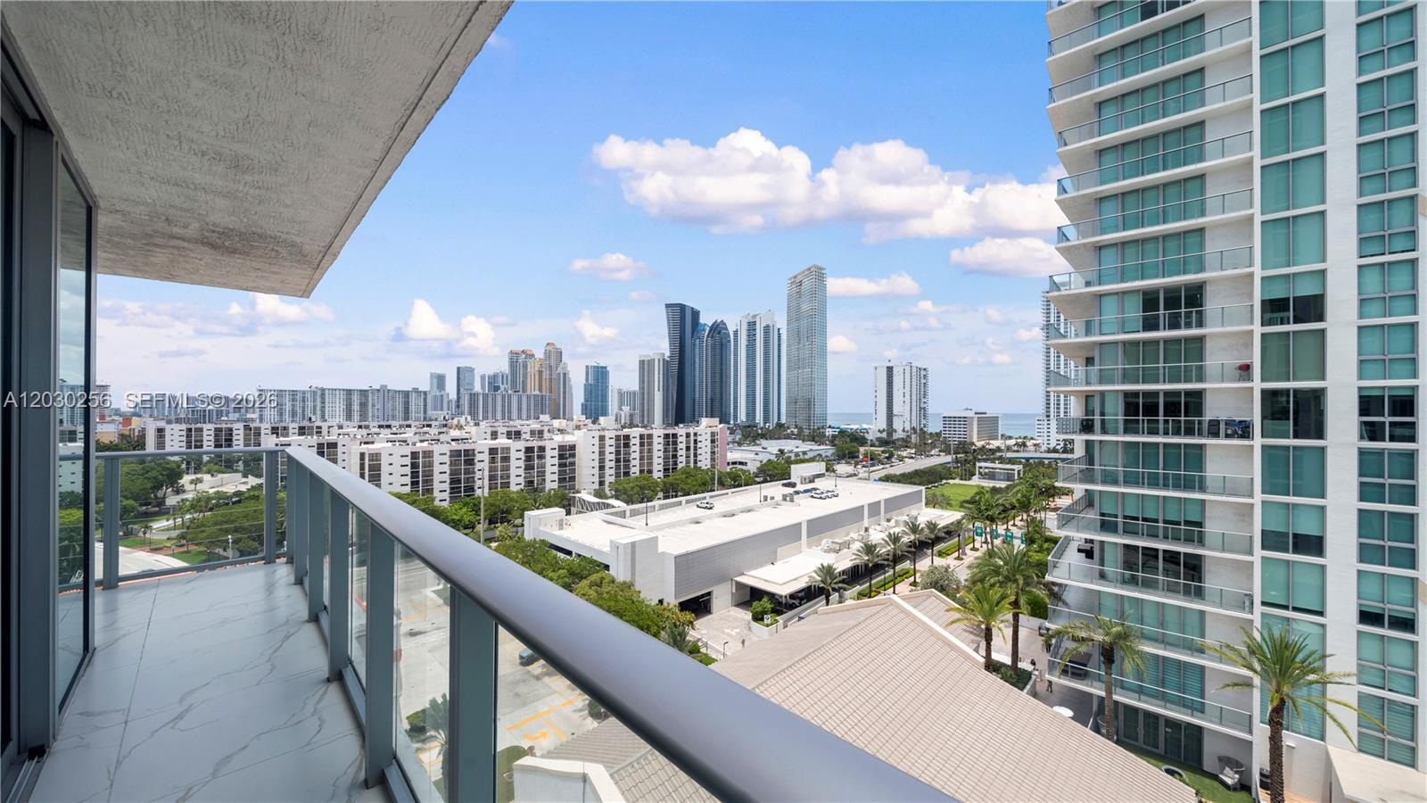 PARQUE TOWERS CONDO - Residential