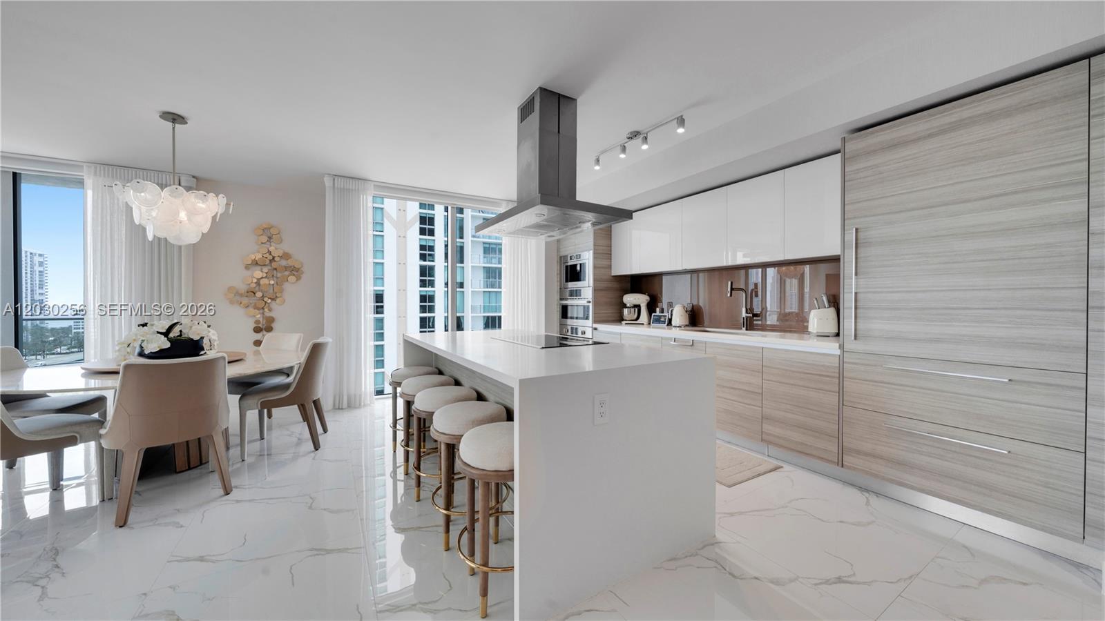 PARQUE TOWERS CONDO - Residential