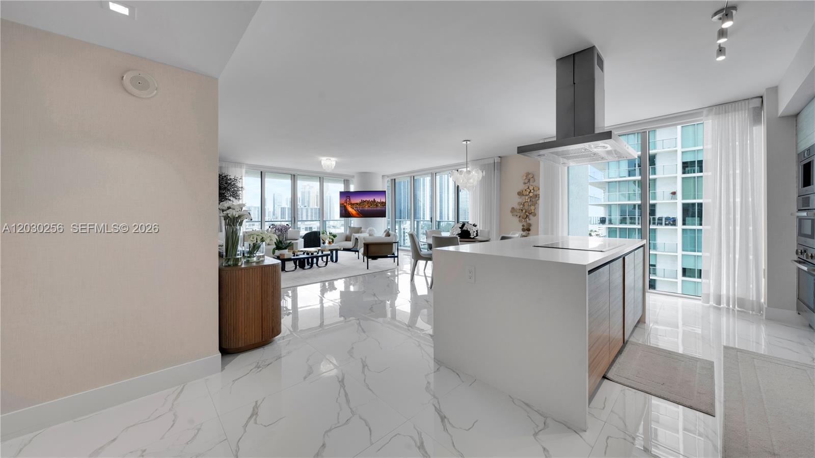 PARQUE TOWERS CONDO - Residential