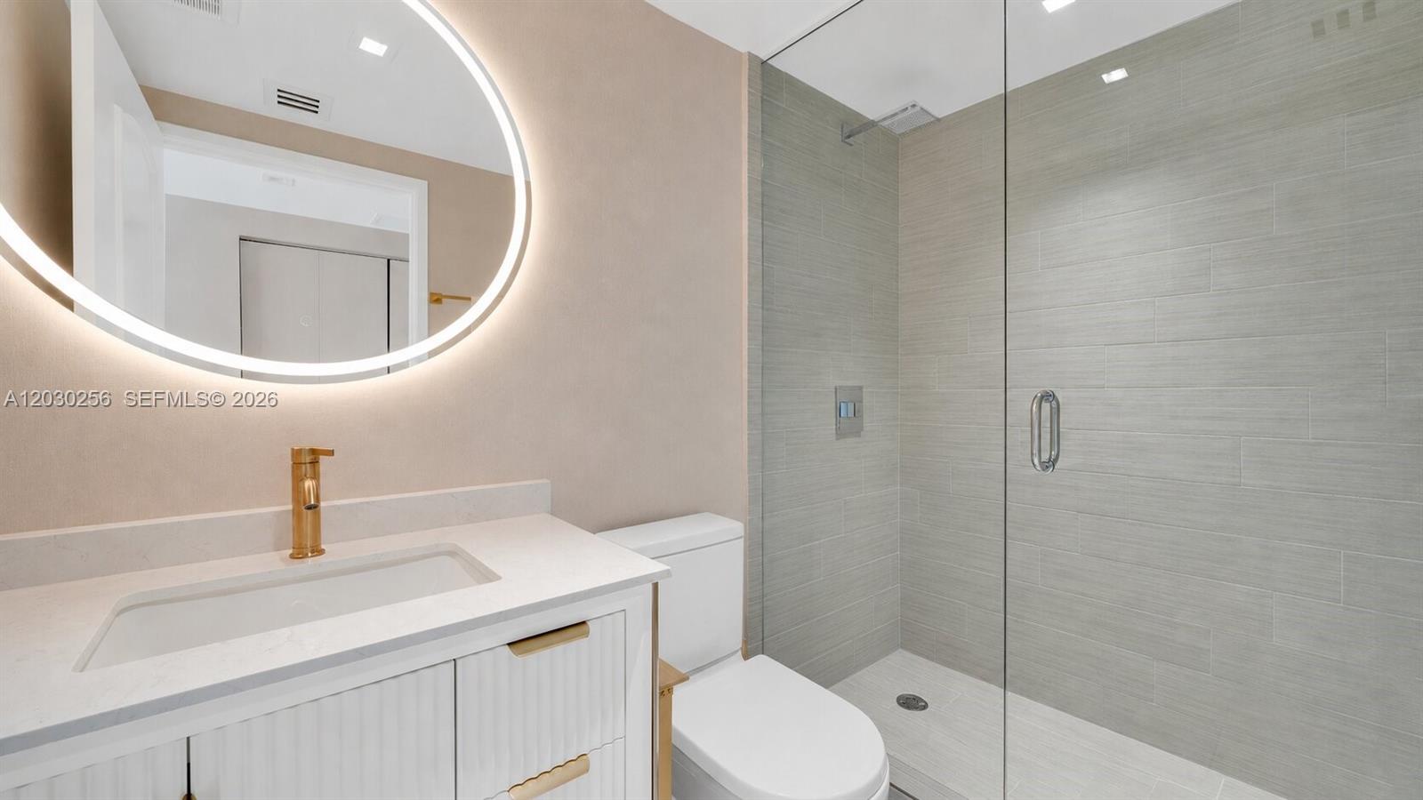 PARQUE TOWERS CONDO - Residential