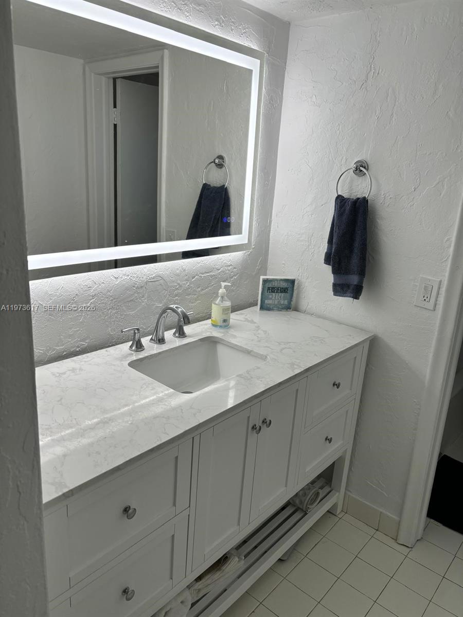 DADELAND GROVE CONDO - Residential