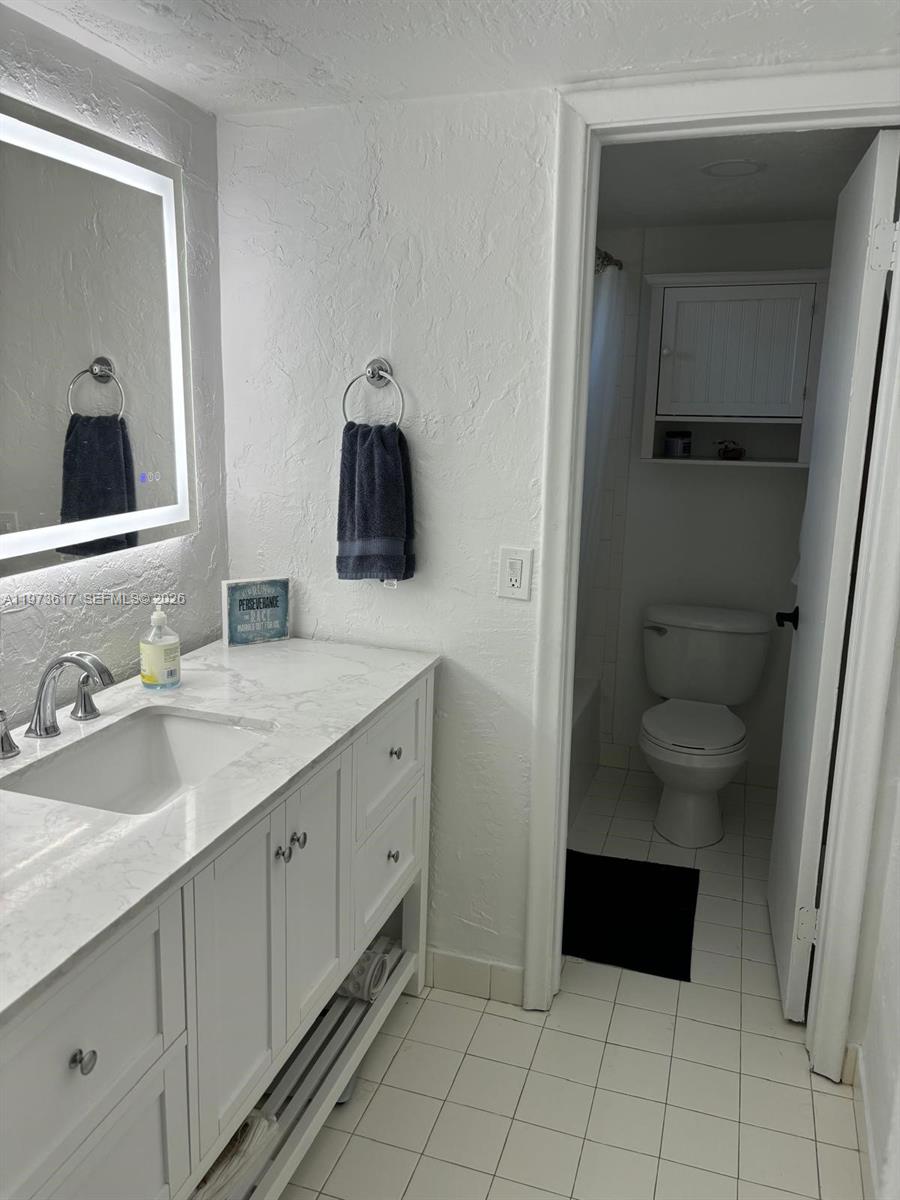 DADELAND GROVE CONDO - Residential