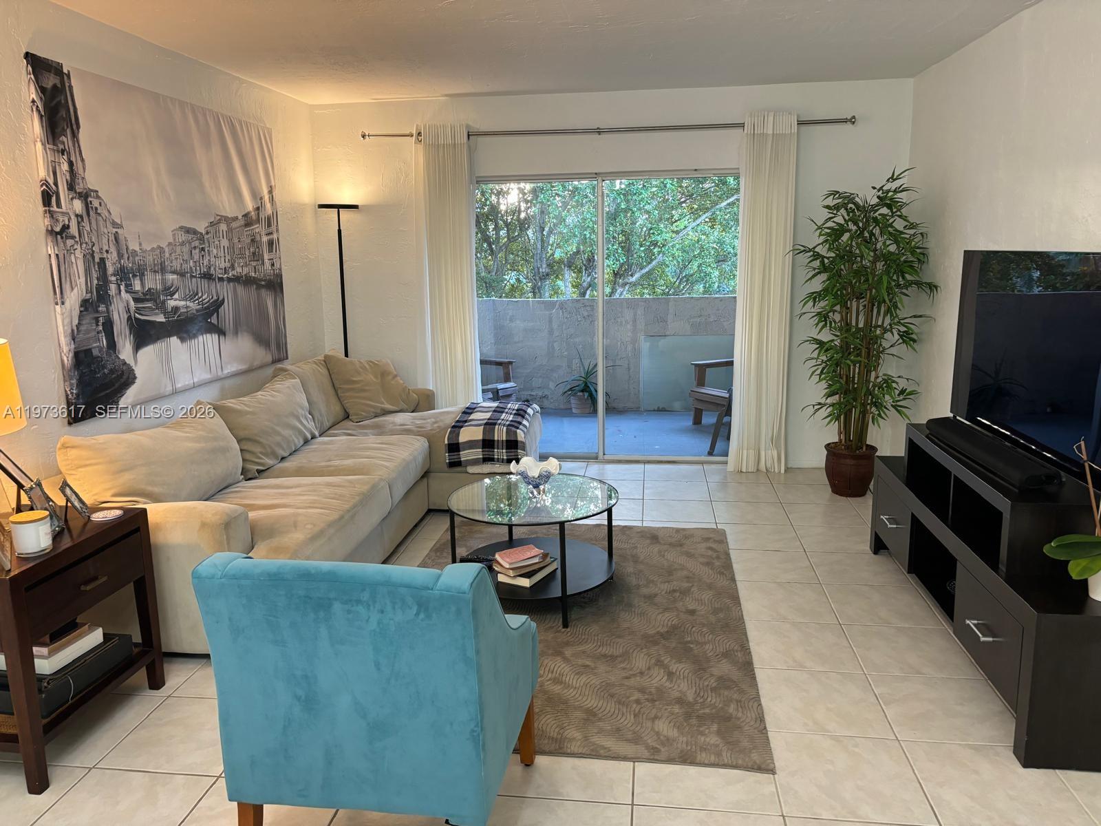 DADELAND GROVE CONDO - Residential