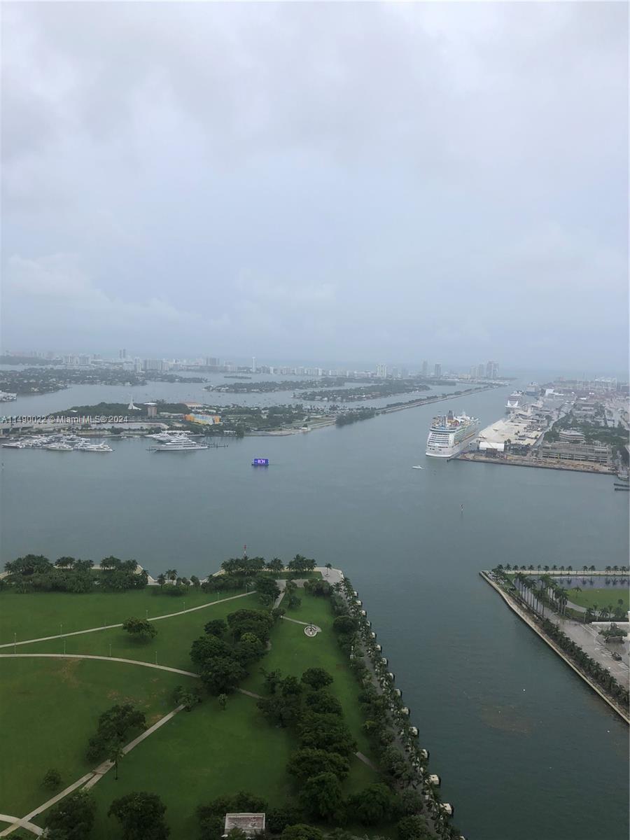 900 BISCAYNE BAY CONDO - Residential