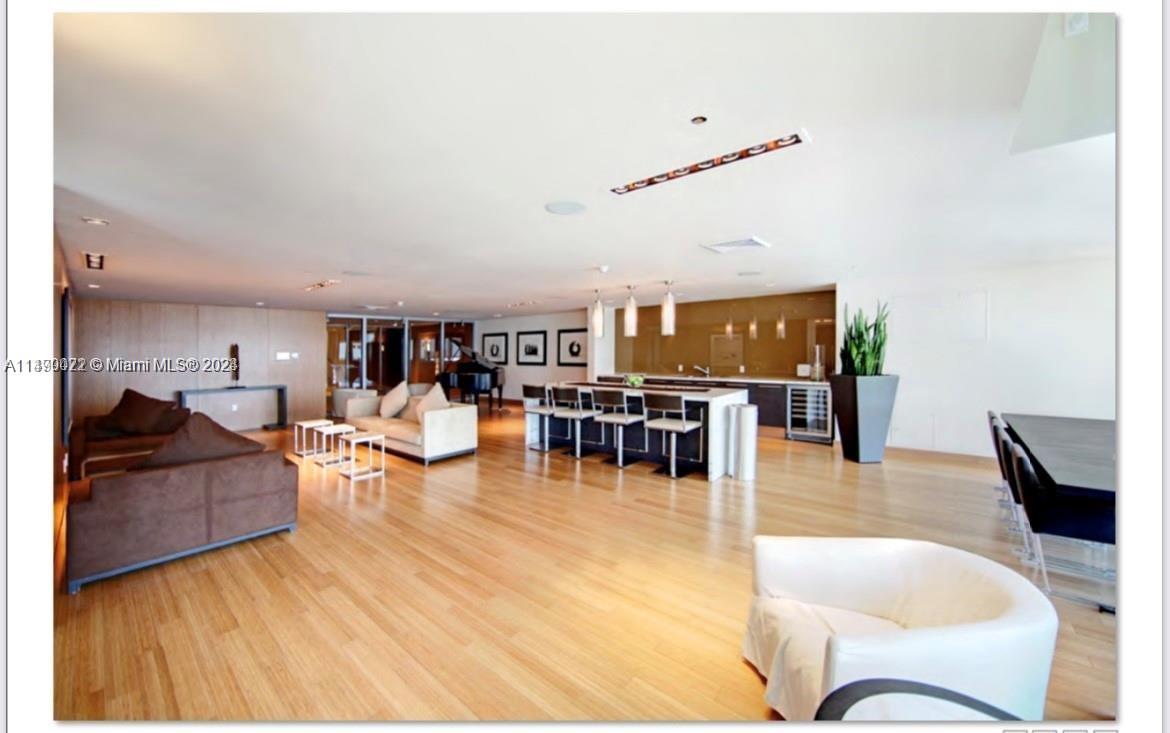 900 BISCAYNE BAY CONDO - Residential