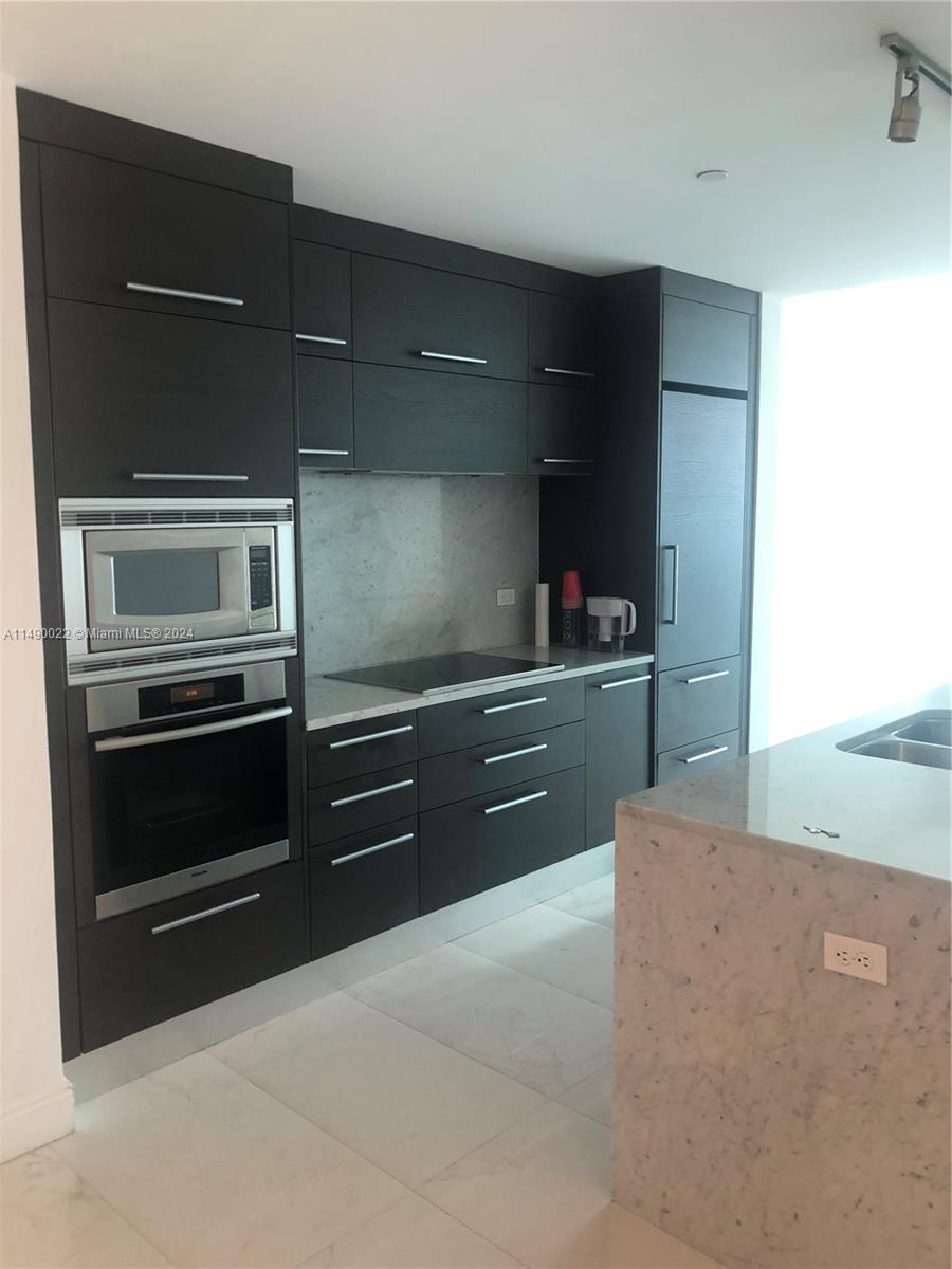 900 BISCAYNE BAY CONDO - Residential