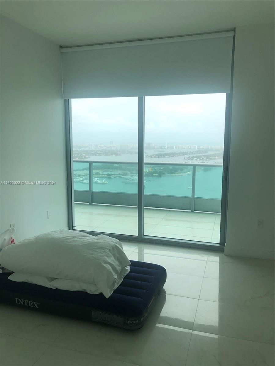 900 BISCAYNE BAY CONDO - Residential
