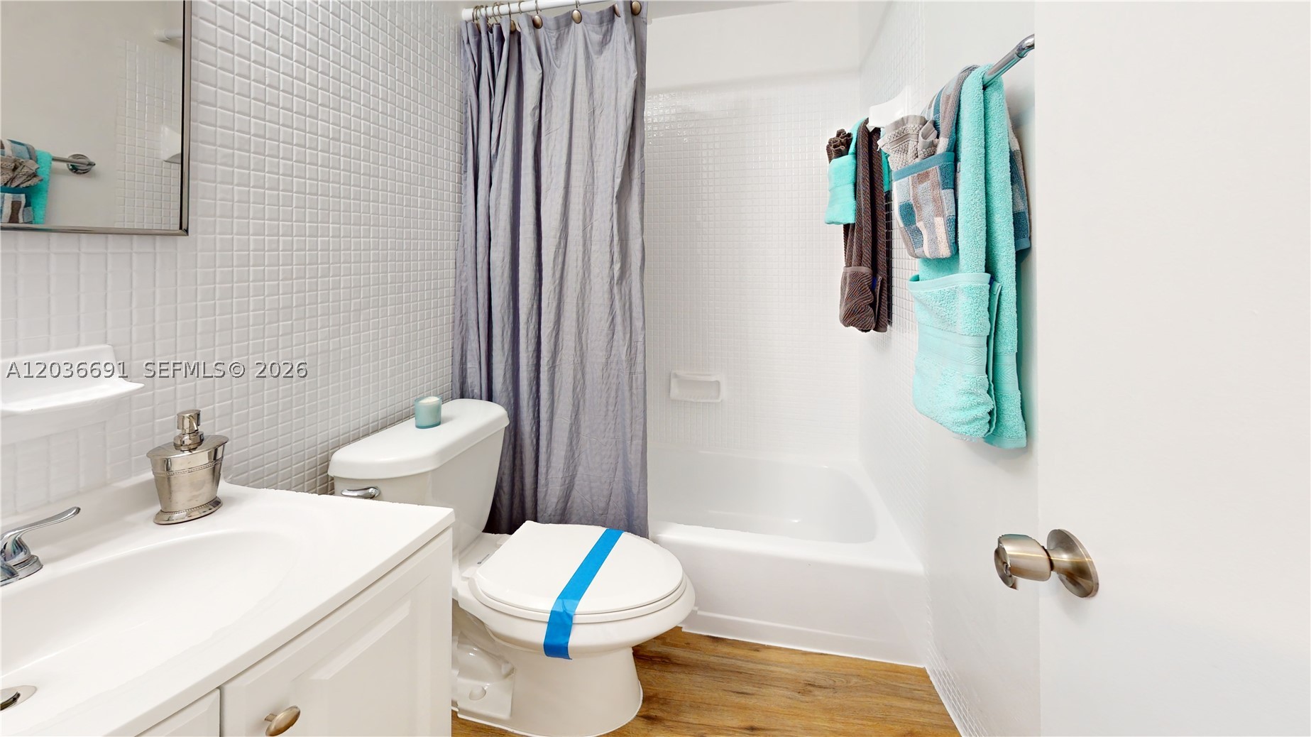 CAROLINA HEIGHTS - Residential Lease