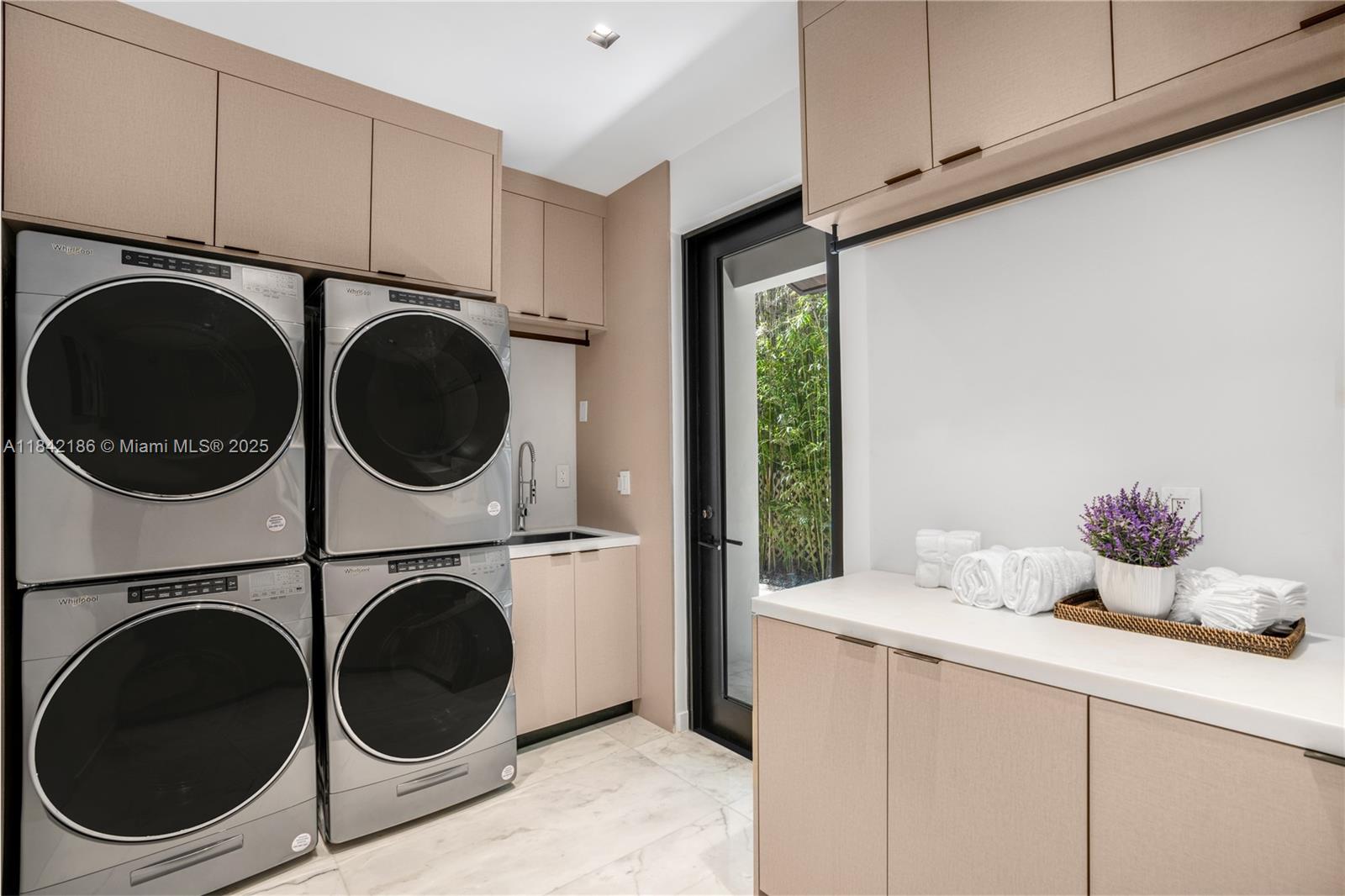 BAY POINT - Residential
