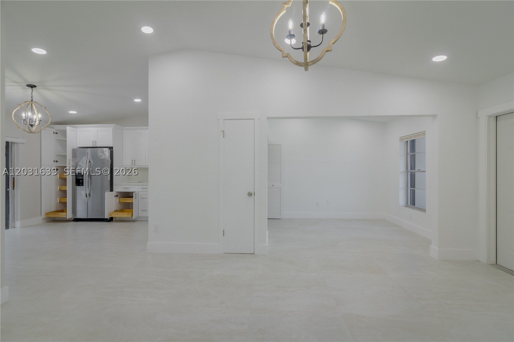 DEVON-AIRE VILLAS SEC 3 - Residential Lease