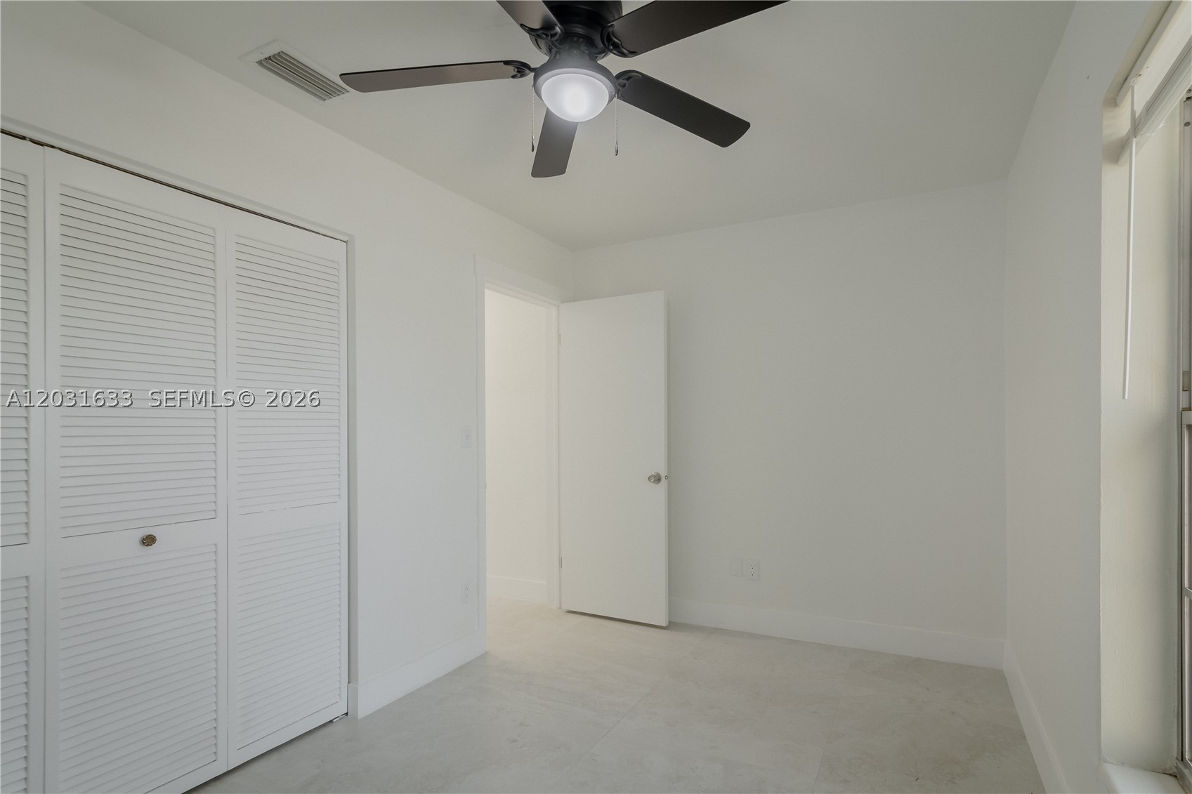 DEVON-AIRE VILLAS SEC 3 - Residential Lease