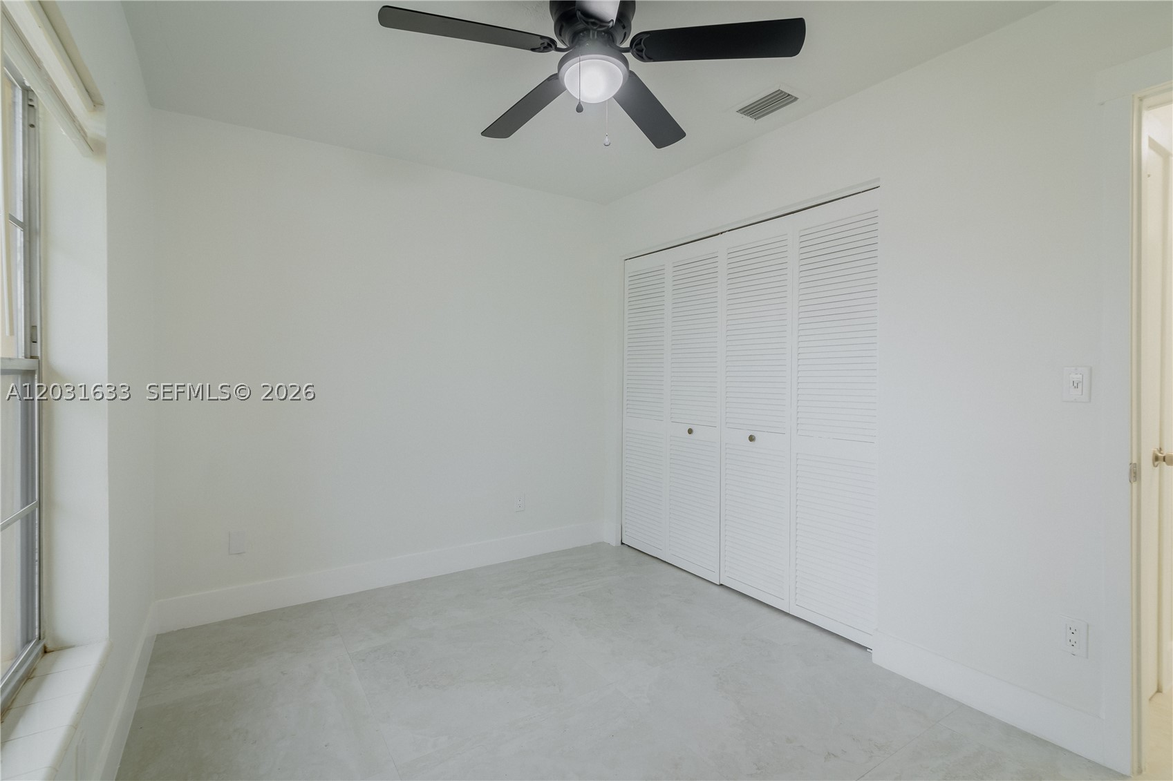 DEVON-AIRE VILLAS SEC 3 - Residential Lease