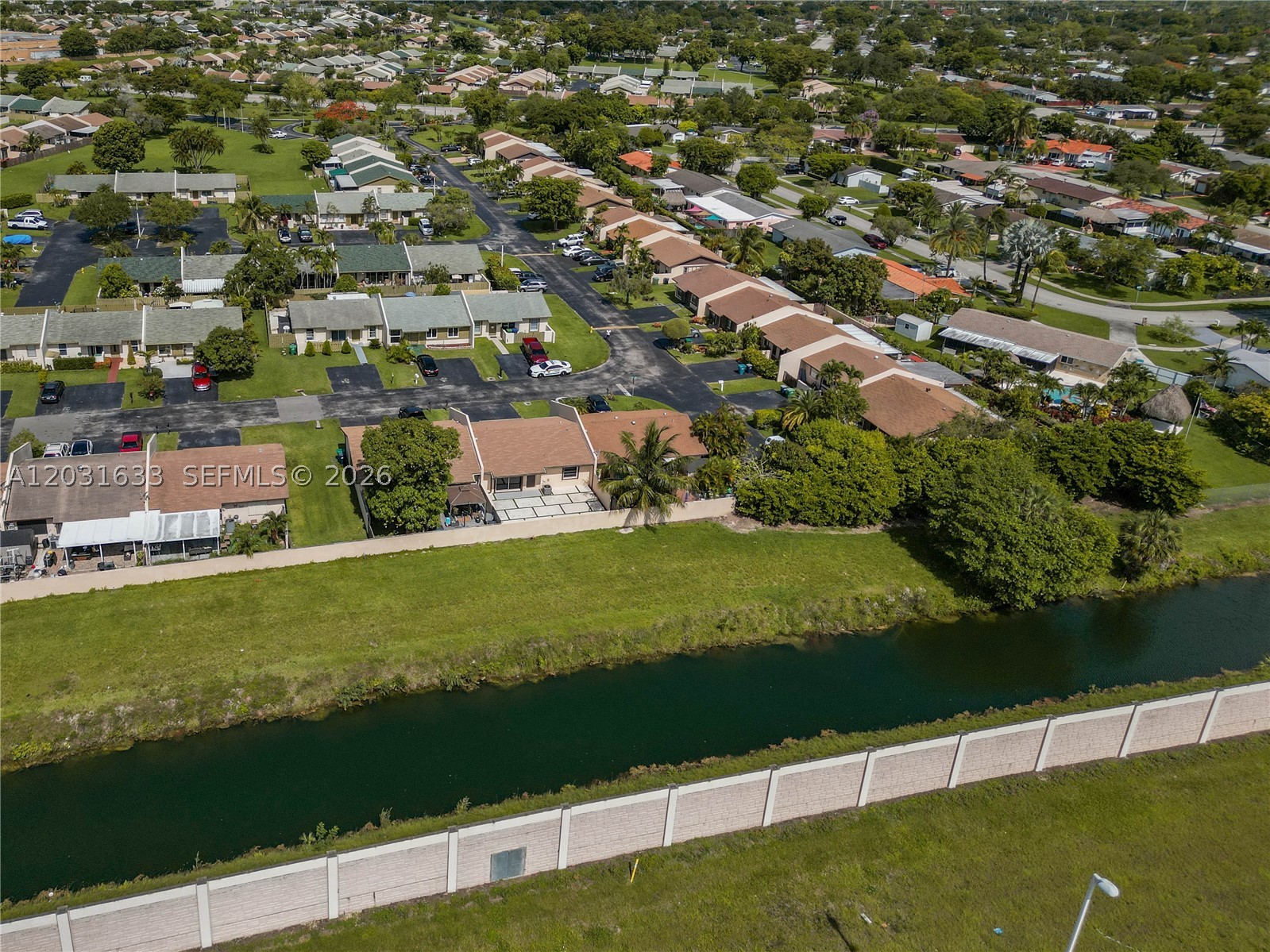 DEVON-AIRE VILLAS SEC 3 - Residential Lease