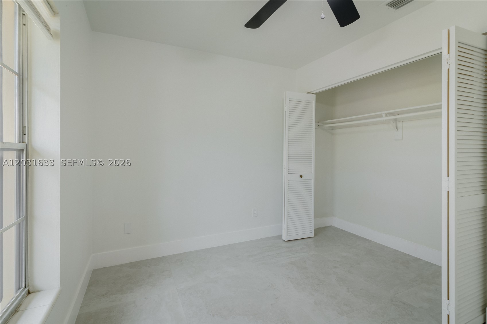 DEVON-AIRE VILLAS SEC 3 - Residential Lease