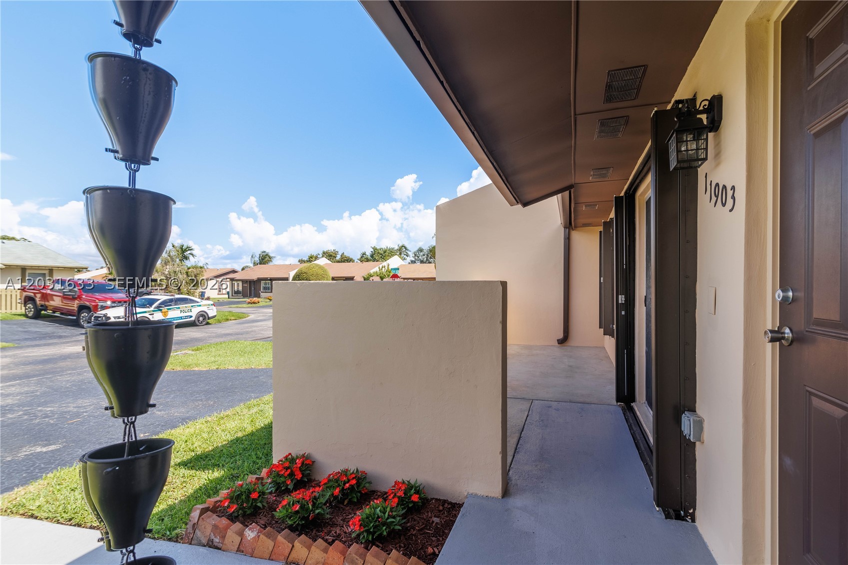 DEVON-AIRE VILLAS SEC 3 - Residential Lease