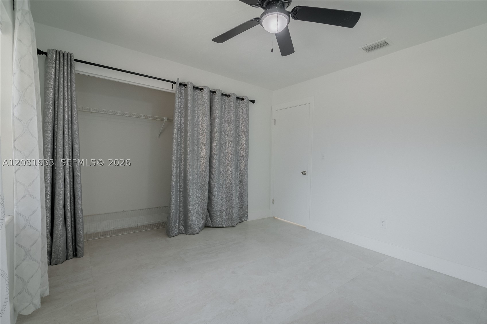 DEVON-AIRE VILLAS SEC 3 - Residential Lease