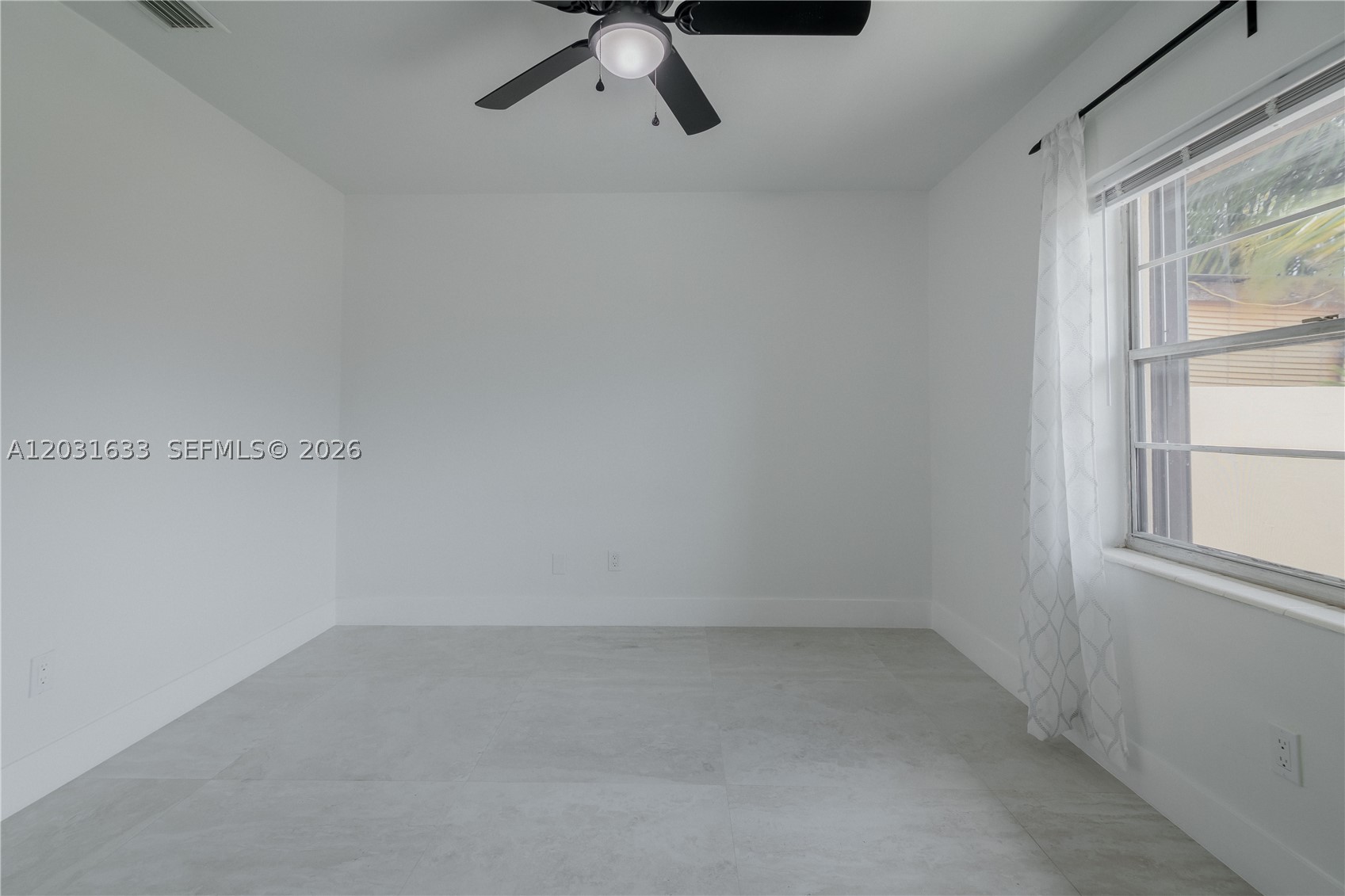 DEVON-AIRE VILLAS SEC 3 - Residential Lease