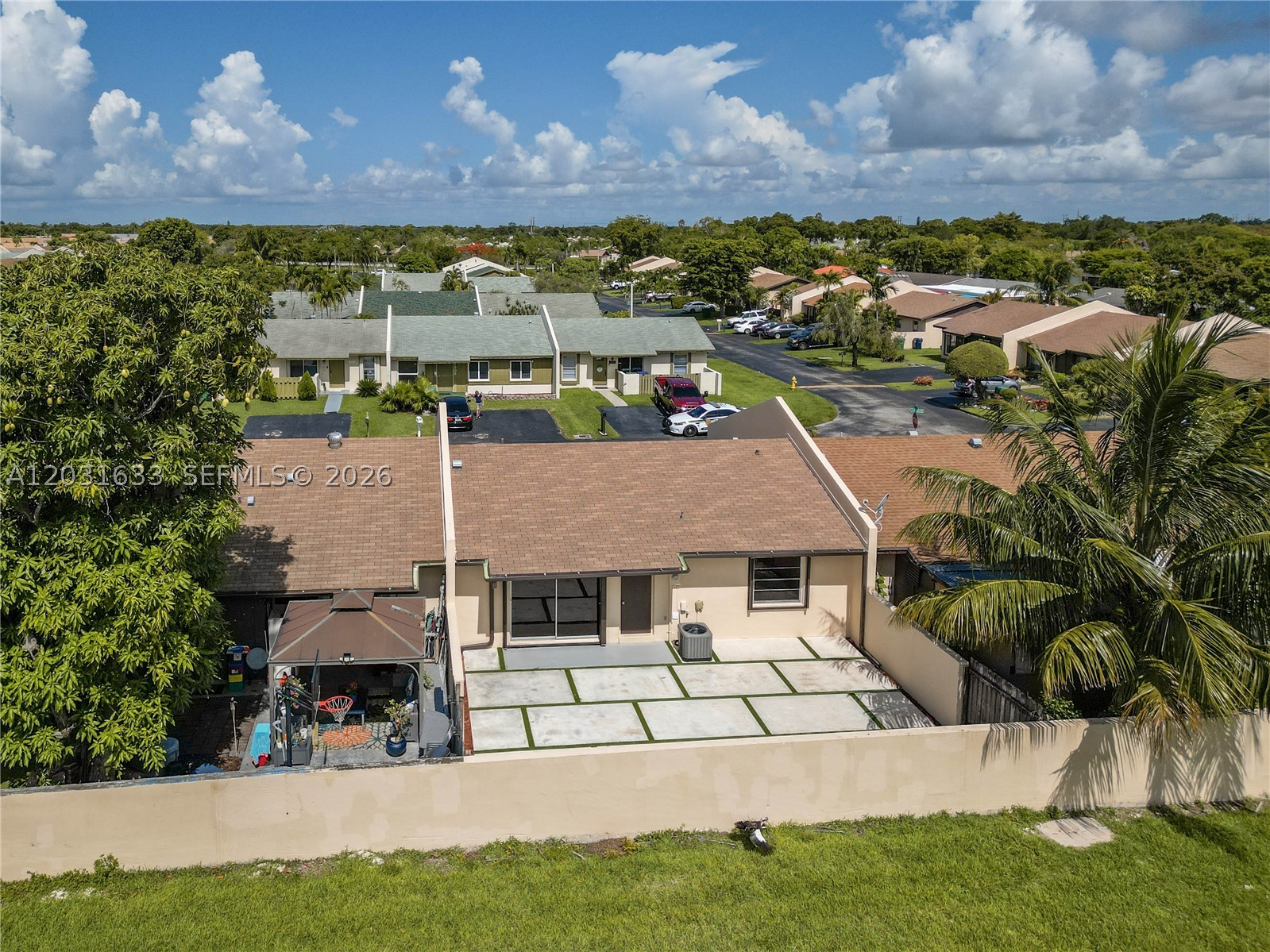 DEVON-AIRE VILLAS SEC 3 - Residential Lease